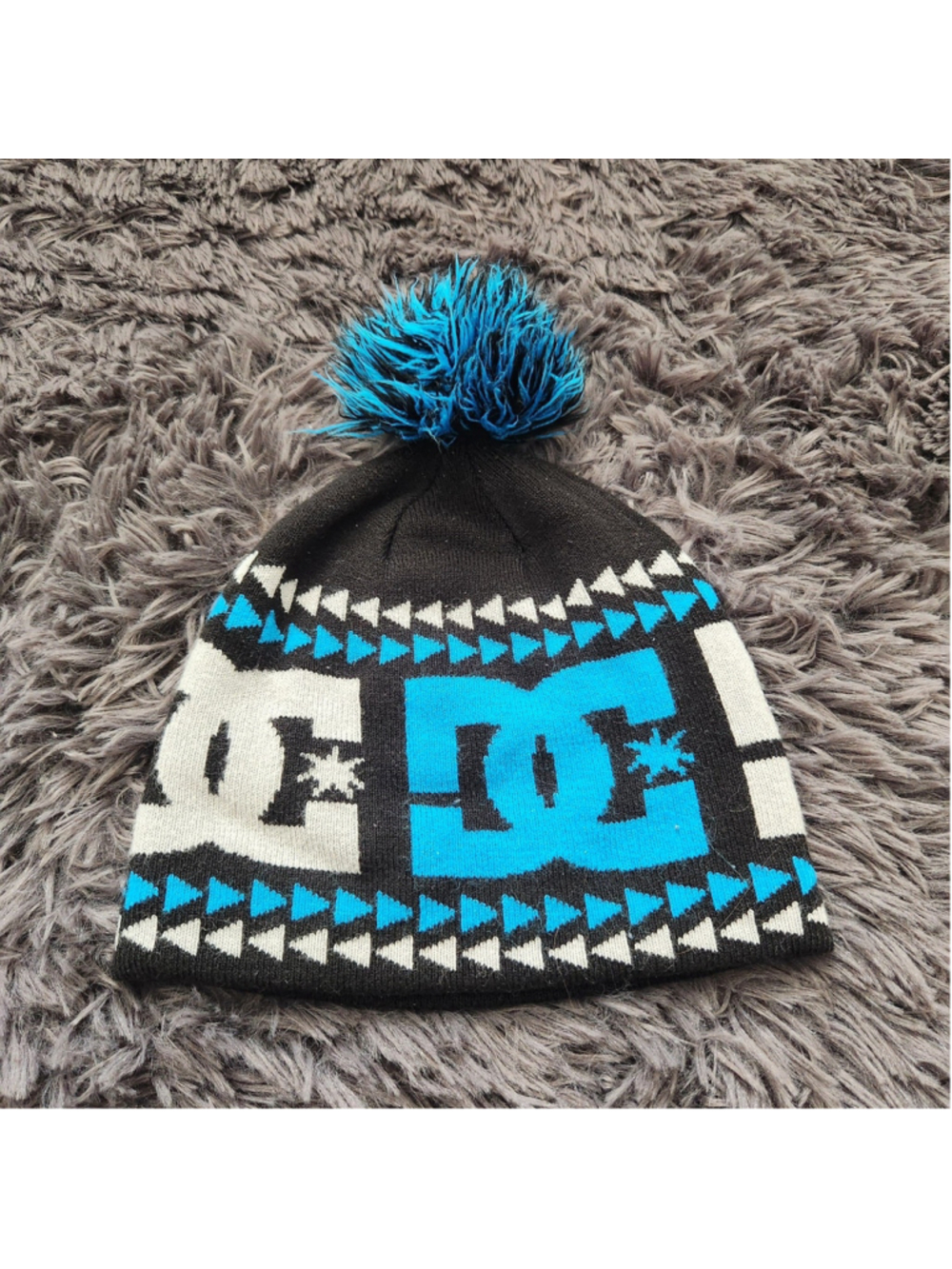 D.C. Winter Pom Pom Hat White & Blue Unisex